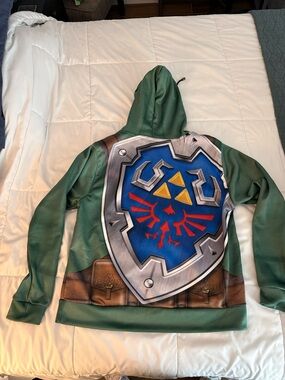 Legend of Zelda, Link “Triforce” Shield Hoodie (Men’s Large)